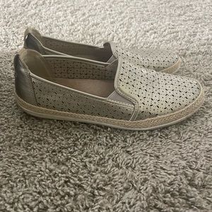 Size 8 gold tone slip on shoes - very cozy
